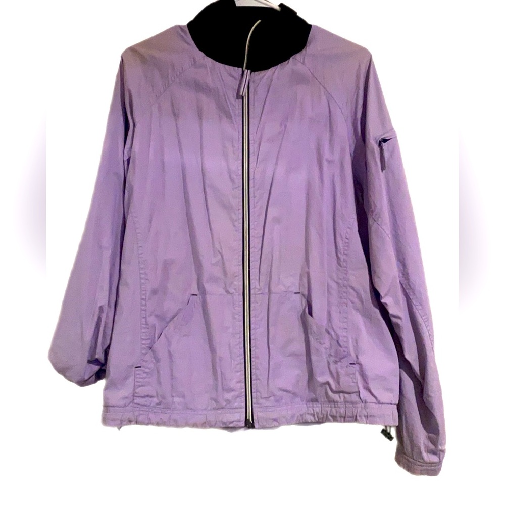 Women’s Large  St. John’s Bay Active Lightweight Windbreaker